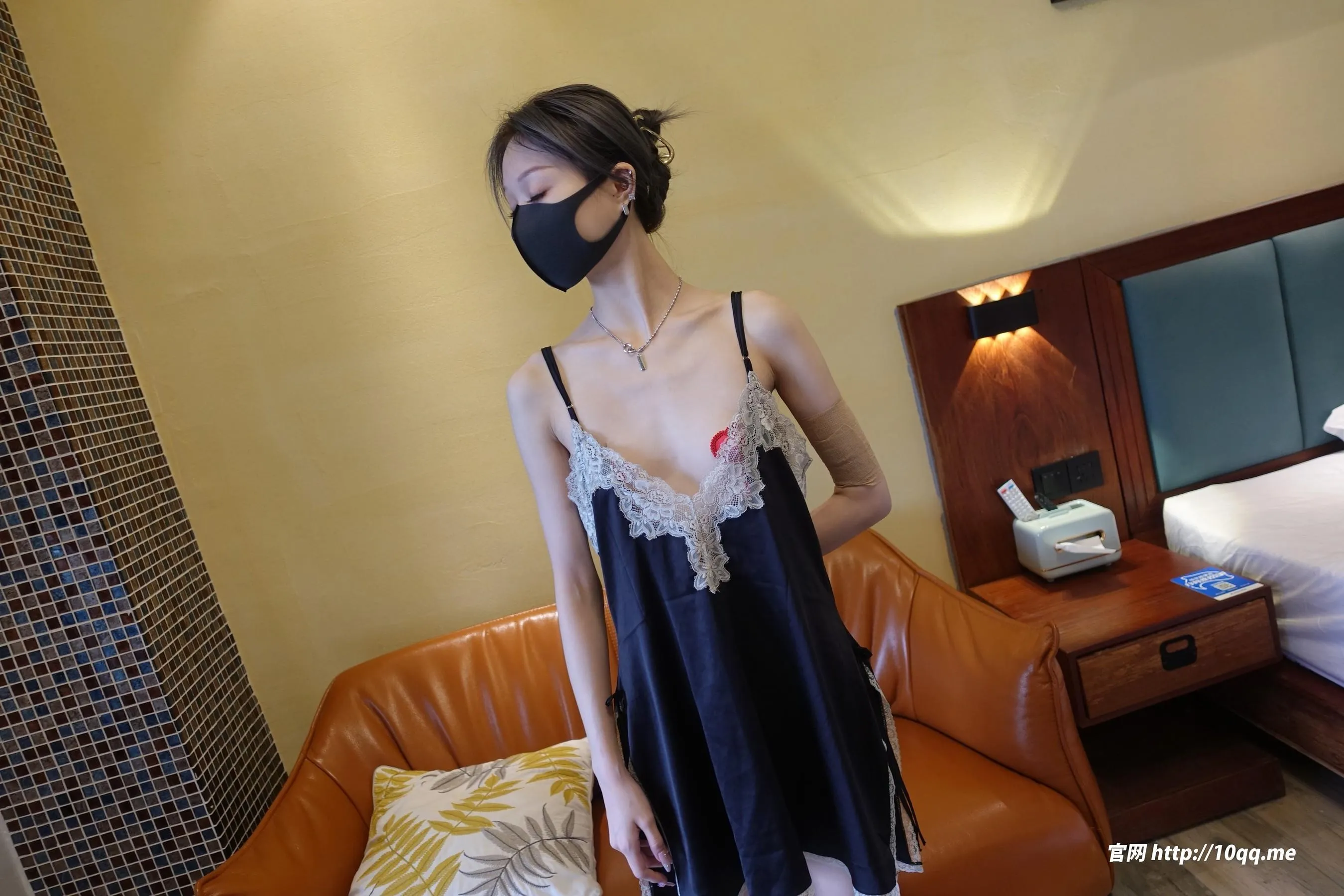 [ROSI口罩系列]2023.06.13 NO.2557 [70P]插图1